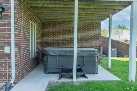 Exterior - 1401 Wedgewood Dr, Jackson, MO 63755 photo 7 of 22