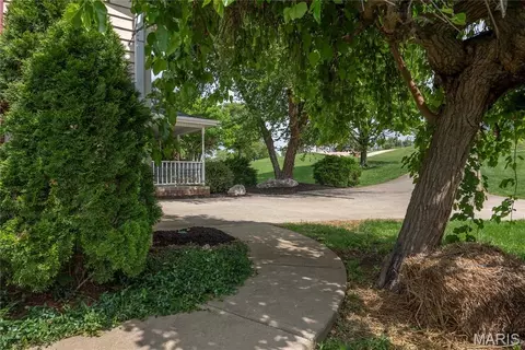 Exterior - 1401 Wedgewood Dr, Jackson, MO 63755 photo 14 of 22