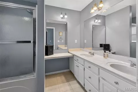 Bath - 1401 Wedgewood Dr, Jackson, MO 63755 photo 3 of 5