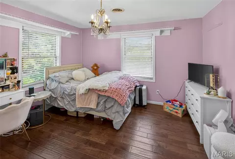 Bedroom - 1401 Wedgewood Dr, Jackson, MO 63755 photo 3 of 10