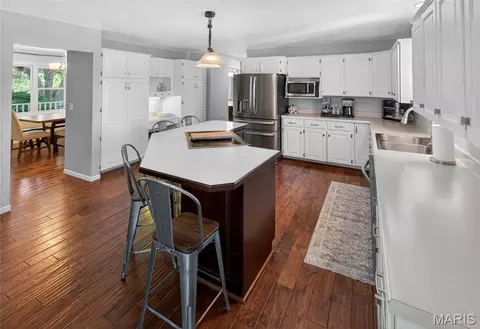 Kitchen - 1401 Wedgewood Dr, Jackson, MO 63755 photo 2 of 4