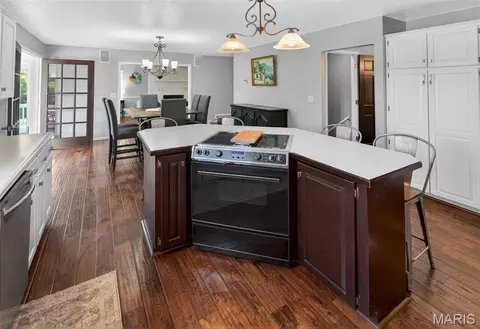 Kitchen - 1401 Wedgewood Dr, Jackson, MO 63755 photo 4 of 4