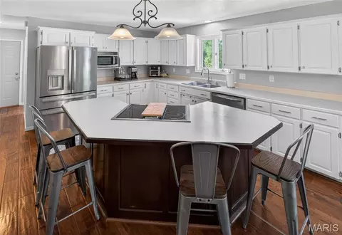 Kitchen - 1401 Wedgewood Dr, Jackson, MO 63755 photo 1 of 4