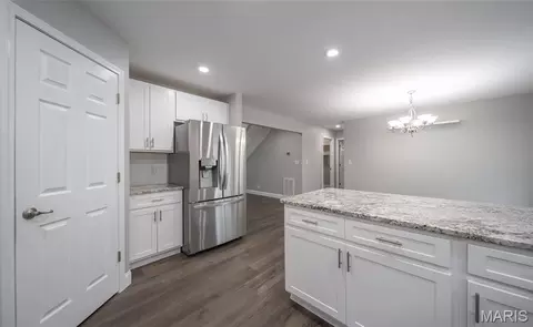 Entry Way - 113 Ridgeview Dr, Saint Robert, MO 65584 photo 2 of 5