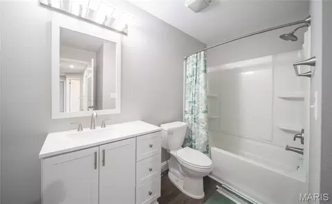 Bath - 113 Ridgeview Dr, Saint Robert, MO 65584 photo 3 of 3