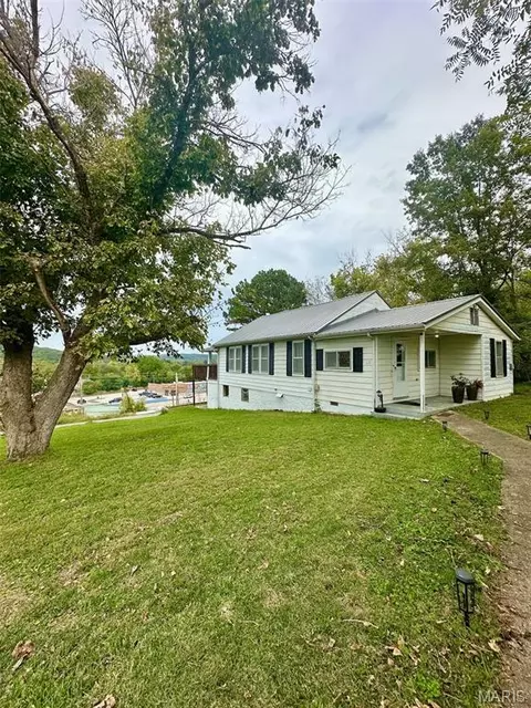 115 Bluff Cir, Waynesville, MO 65583