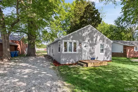 406 Southard Pl, South Roxana, IL 62087