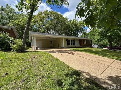 215 Circle Dr, Owensville, MO 65066