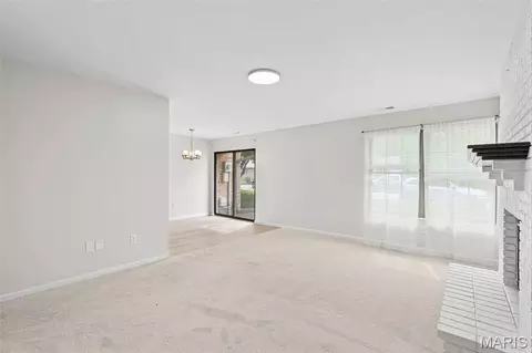 Living - 26 Rabbit Trail Dr, Washington, MO 63090 photo 1 of 4
