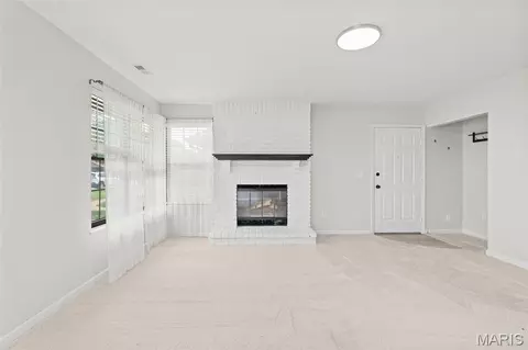 Living - 26 Rabbit Trail Dr, Washington, MO 63090 photo 4 of 4