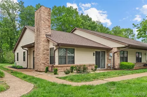 26 Rabbit Trail Dr, Washington, MO 63090