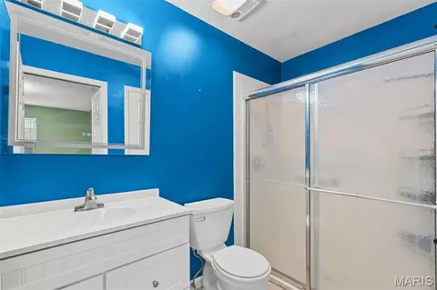 Bath - 26 Rabbit Trail Dr, Washington, MO 63090 photo 1 of 2