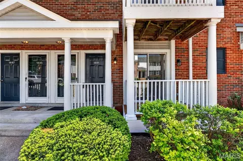 1441 Oriole Pl, Brentwood, MO 63144