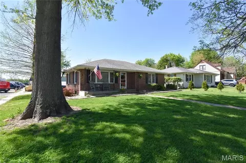 100 N Franklin St, Bunker Hill, IL 62014