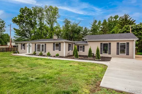 9854 E Concord Rd, Saint Louis, MO 63128