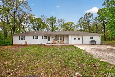 23639 Hawaii Rd, Lebanon, MO 65536