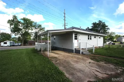 104 N Vandervoot St, Desloge, MO 63601