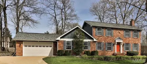 347 Fox Den Dr, Ballwin, MO 63021