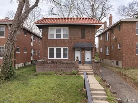 1173 Moorlands Dr, Richmond Heights, MO 63117