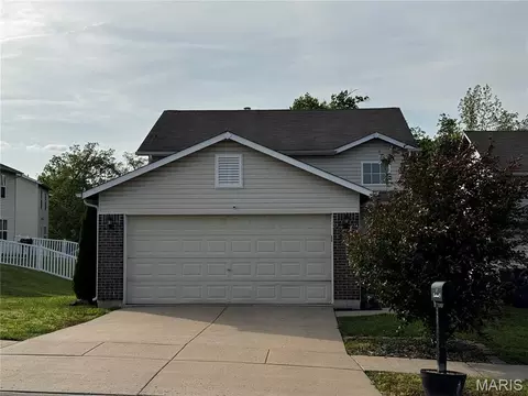 11 Ramblewood Ct, Wentzville, MO 63385