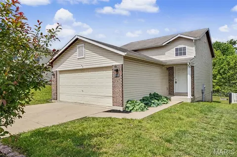 11 Ramblewood Ct, Wentzville, MO 63385