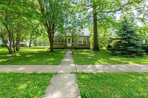224 W Scioto St, Saint James, MO 65559