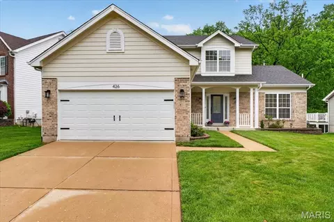 426 Buckhurst Dr, Ballwin, MO 63021
