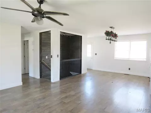 Living - 1140 Sycamore Ln, Saint Clair, MO 63077 photo 1 of 5