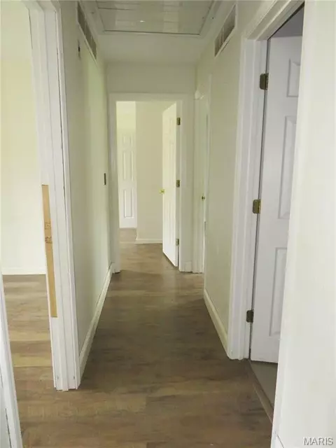 Entry Way - 1140 Sycamore Ln, Saint Clair, MO 63077 photo 1 of 2