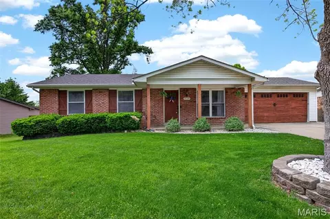 3118 Woodbridge Dr, Saint Charles, MO 63303