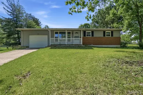 3026 Nettie Dr, Saint Louis, MO 63129