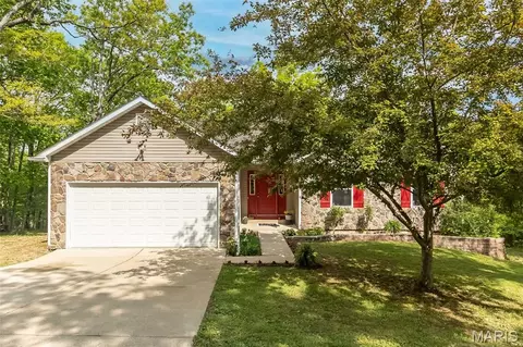 9508 Bent Tree Dr, Hillsboro, MO 63050