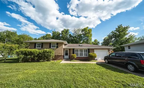 123 Hull Dr, Waynesville, MO 65583