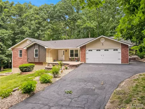 800 Pralle Ln, Saint Charles, MO 63303
