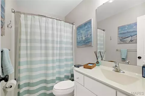 Bath - 209 Castle Stuart Ct, O'fallon, MO 63368 photo 4 of 6