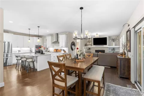 Dining - 209 Castle Stuart Ct, O'fallon, MO 63368 photo 4 of 4