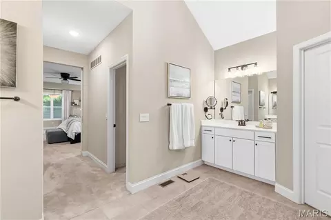 Entry Way - 209 Castle Stuart Ct, O'fallon, MO 63368 photo 4 of 5