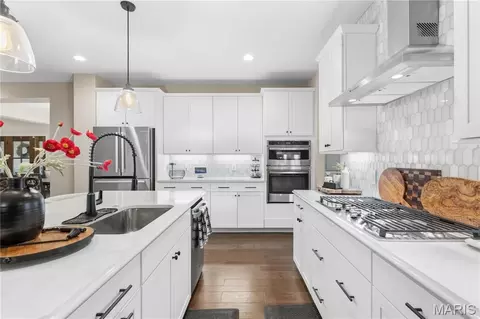 Kitchen - 209 Castle Stuart Ct, O'fallon, MO 63368 photo 2 of 4