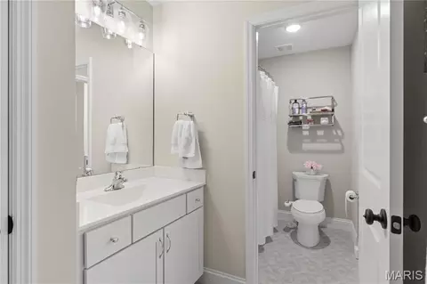 Bath - 209 Castle Stuart Ct, O'fallon, MO 63368 photo 5 of 6