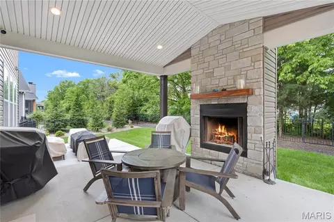 Exterior - 209 Castle Stuart Ct, O'fallon, MO 63368 photo 2 of 8