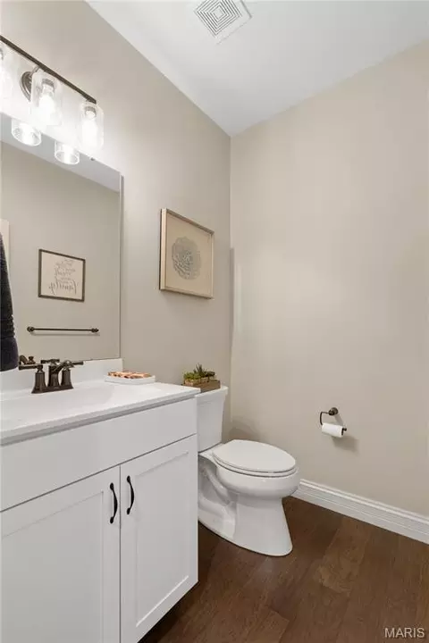 Bath - 209 Castle Stuart Ct, O'fallon, MO 63368 photo 2 of 6