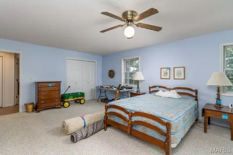 Bedroom - 17140 Lemming Ln, Saint Robert, MO 65584 photo 1 of 7