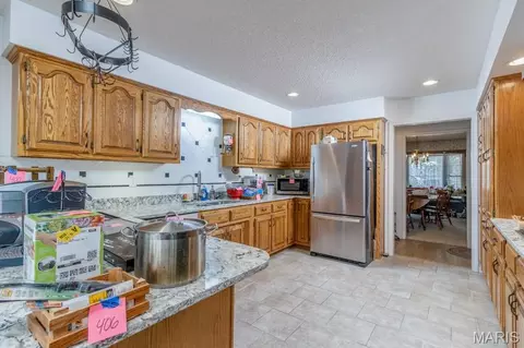Kitchen - 17140 Lemming Ln, Saint Robert, MO 65584 photo 1 of 3