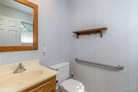 Bath - 17140 Lemming Ln, Saint Robert, MO 65584 photo 1 of 3