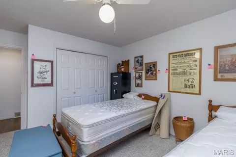 Bedroom - 17140 Lemming Ln, Saint Robert, MO 65584 photo 5 of 7