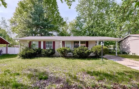 11970 Del Reo Ct, Saint Louis, MO 63138