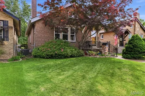 6028 Potomac St, Saint Louis, MO 63139
