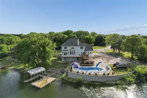 101 W Lakeview Dr, De Soto, MO 63020