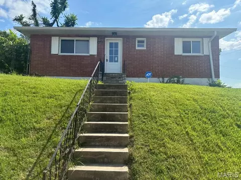 4464 Lee Ave, Saint Louis, MO 63115