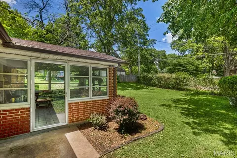 Exterior - 156 Crest Haven Dr, Belleville, IL 62221 photo 6 of 8